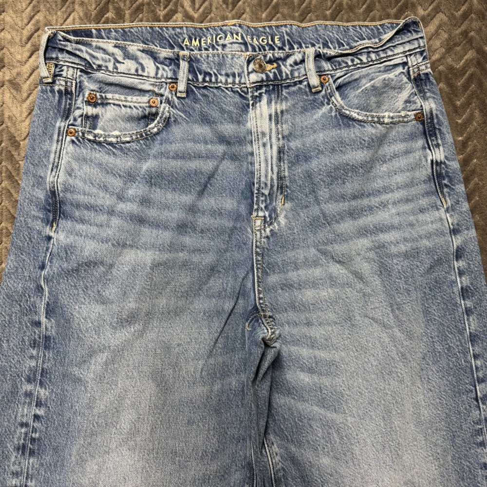 American Eagle Baggy Wide Leg Blue Jeans Size 12 Super High Rise (2106) - Picture 5 of 10